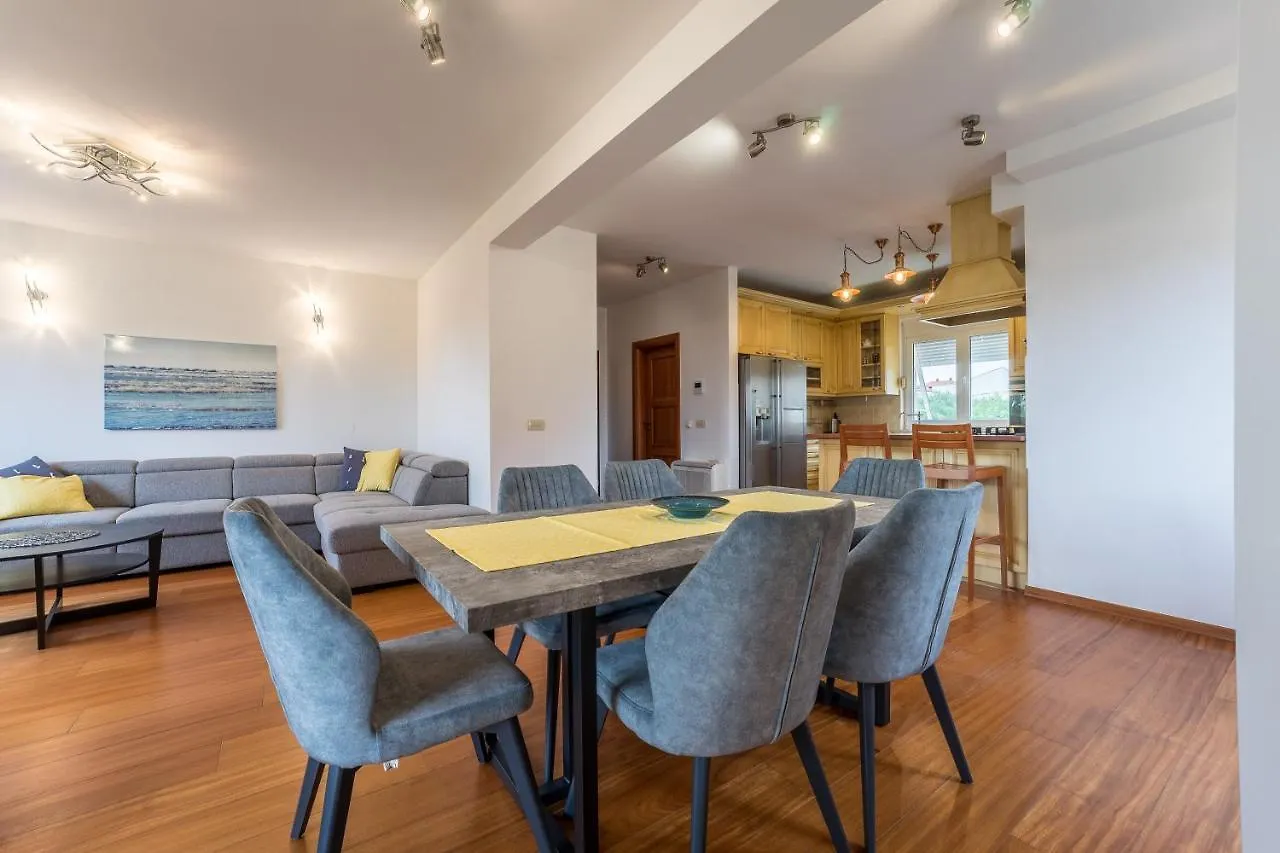 Nerea Apartment Задар